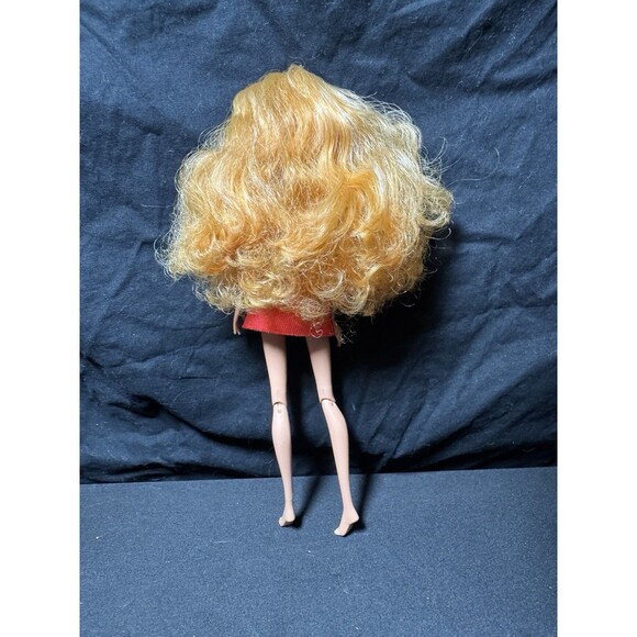 Winx Club Flora Doll by Jakks Pacific Everyday Wear Outfit - Picture 6 of 9